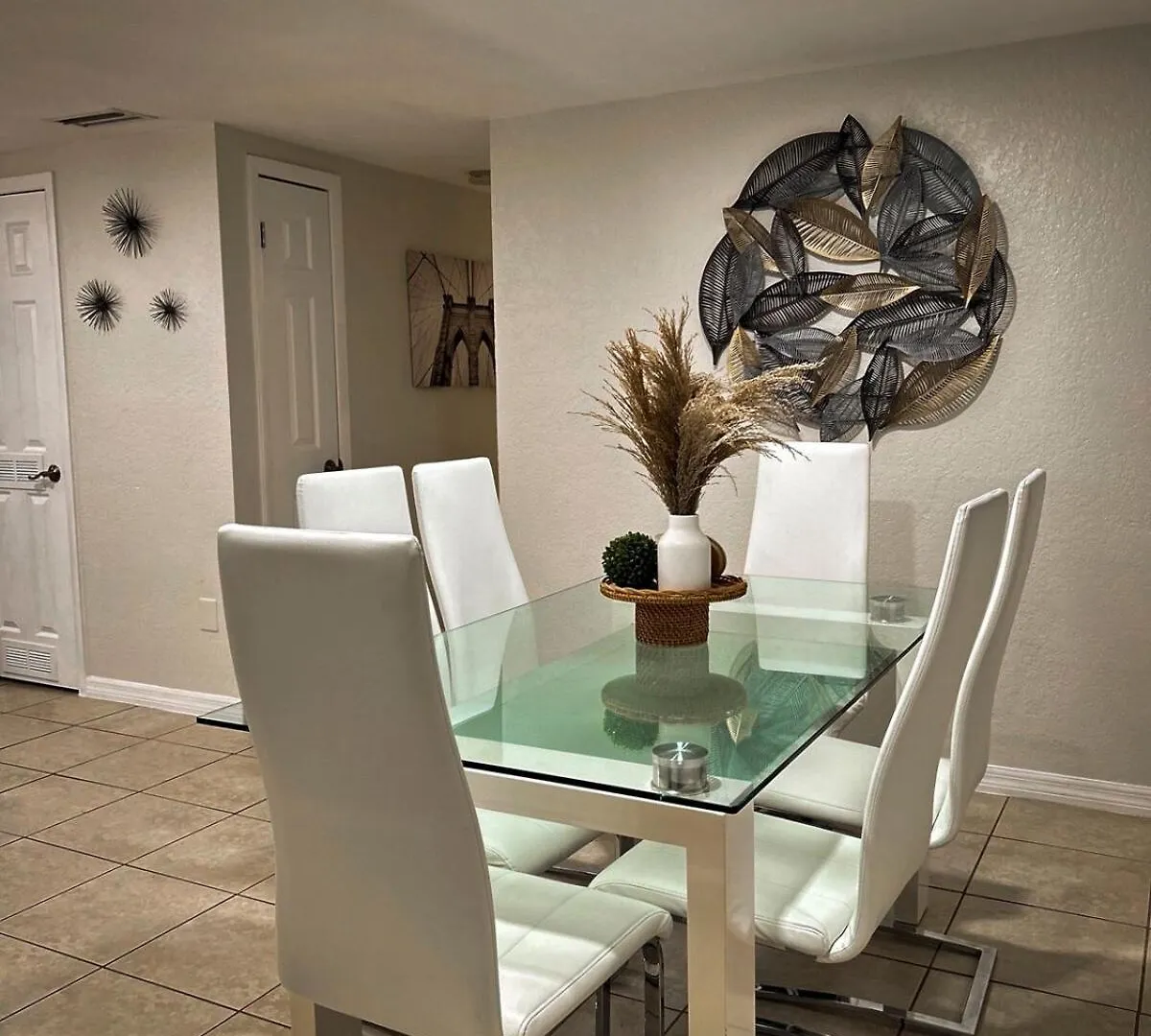 Cozy Getaway Pet Friendly 10 Min Busch Gardens Vila Tampa Casa de Férias